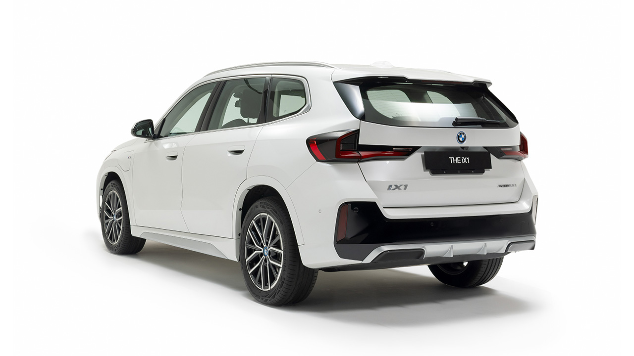 نمای سه رخ عقب